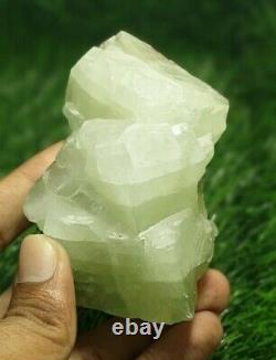 Superbe morceau de spécimen minéral de cristal d'apophyllite verte en pierre 1517