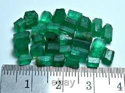 Transparent Natural Green Color Rough Emerald Crystal Lot (30 Pièces)20.40 Crat